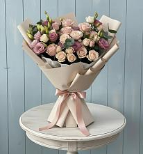 Букет цветов из:  Розы и Лизиантусы в Правокумском