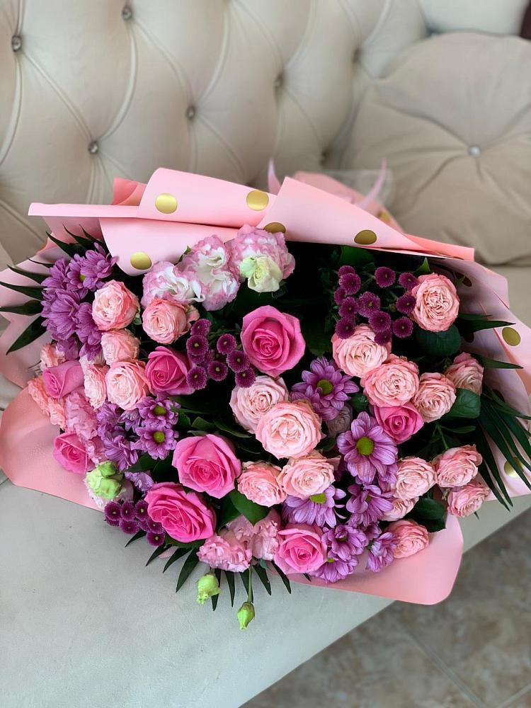 Букет цветов из: Хризантемы, Розы и Лизиантусы в Правокумском