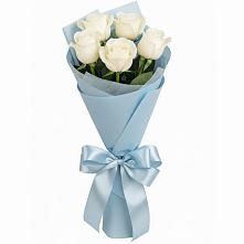 Букет 5 Белых роз Проуд в Правокумском