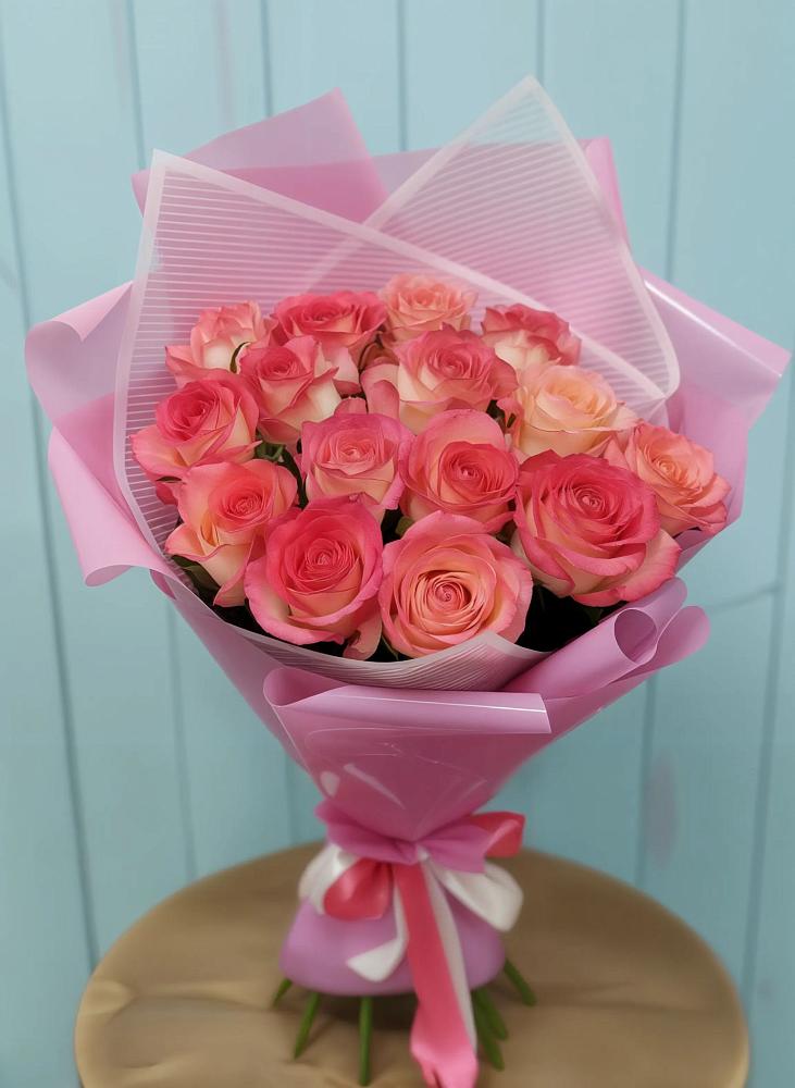 Букет 15 Розовых роз Равель в Правокумском