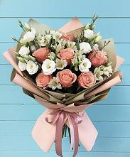 Букет цветов из:  Розы, Альстромерии и Лизиантусы в Правокумском