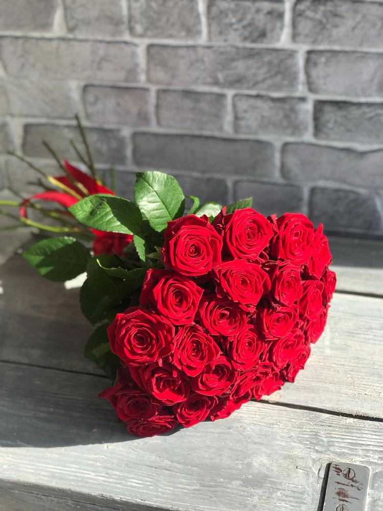 Букет Красные розы Фридом в Правокумском