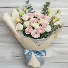 Букет цветов из:  Лизиантусы в Правокумском