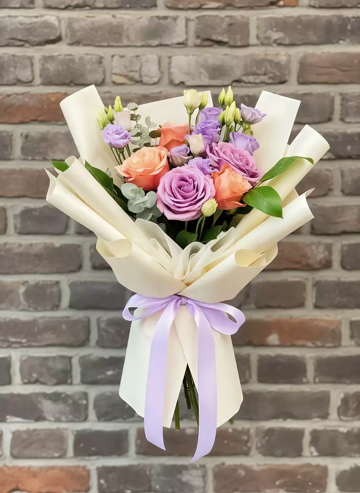 Букет цветов из: Лизиантусы и Розы в Правокумском