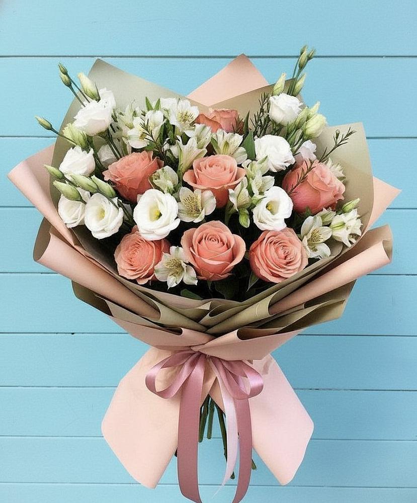 Букет цветов из: Розы, Альстромерии и Лизиантусы в Правокумском