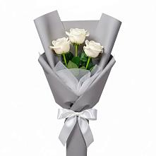 Букет 3 белые розы в Правокумском