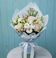 Букет цветов из:  Розы и Лизиантусы в Правокумском