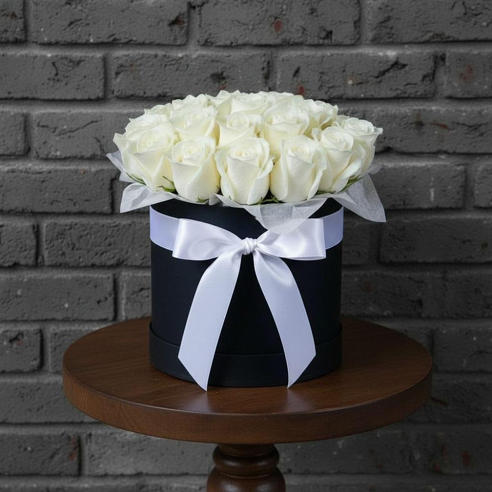 Цветочная композиция из Розы в шляпной коробке в Правокумском