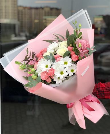 Букет цветов из: Розы, Лизиантусы и Хризантемы в Правокумском