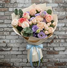 Букет цветов из:  Розы, Лизиантусы и Гвоздики в Правокумском