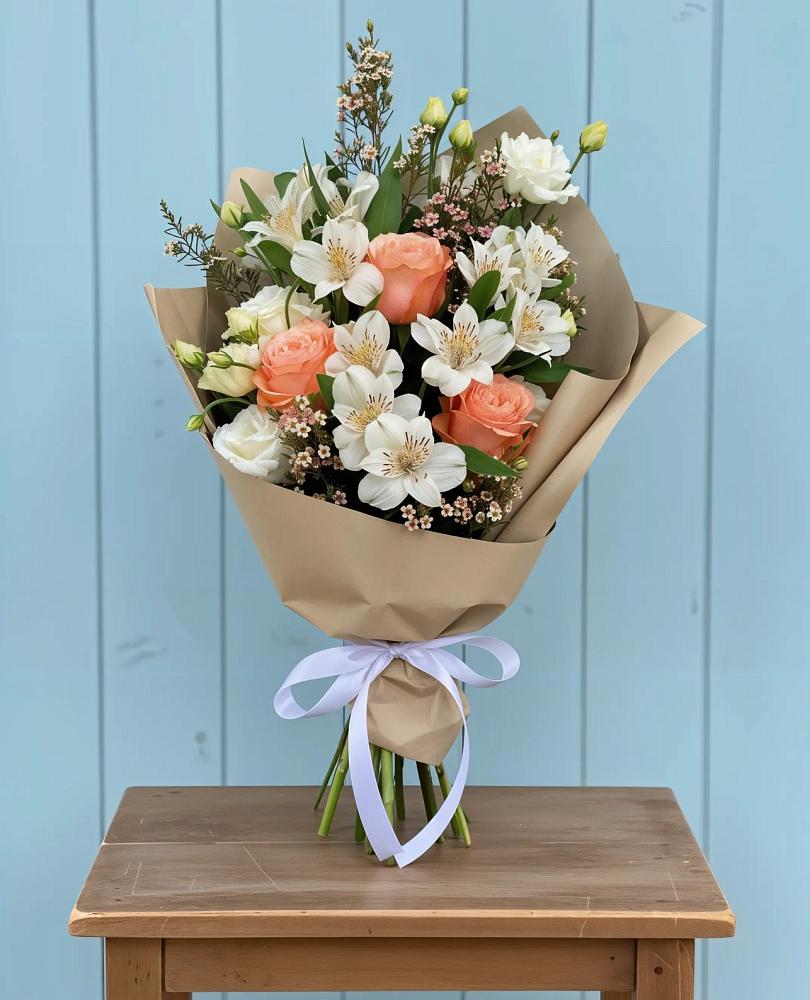 Букет цветов из: Альстромерии, Лизиантусы, Розы и Хризантемы в Правокумском