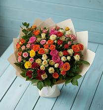 Букет Микс из разноцветных кустовых роз в Правокумском